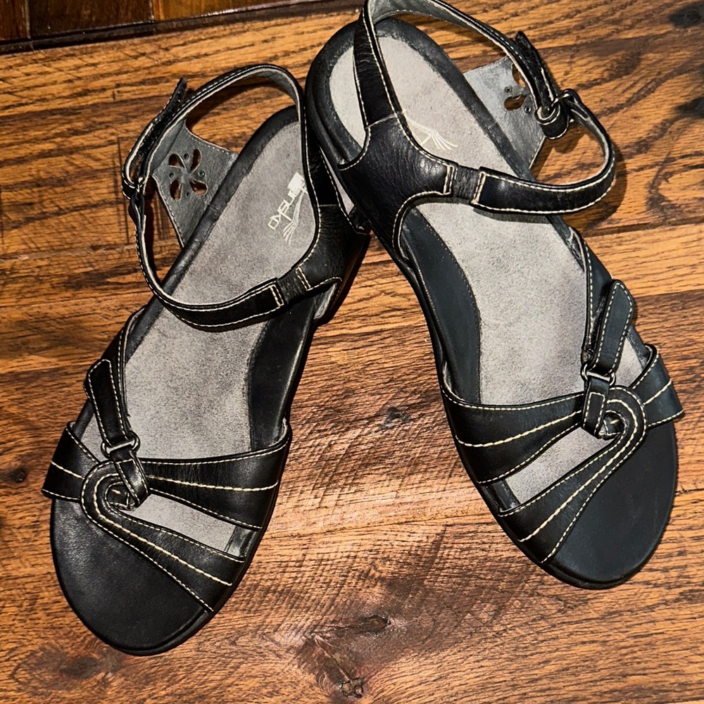 NWOT Dansko Black Leather Sandals